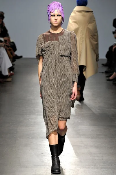 Look 19